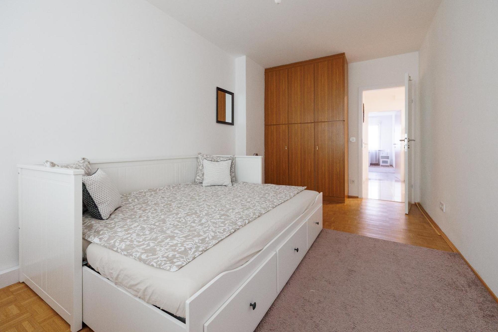 Neue renovierte und möblierte charmante Wohnung!!! Wien Exterior foto