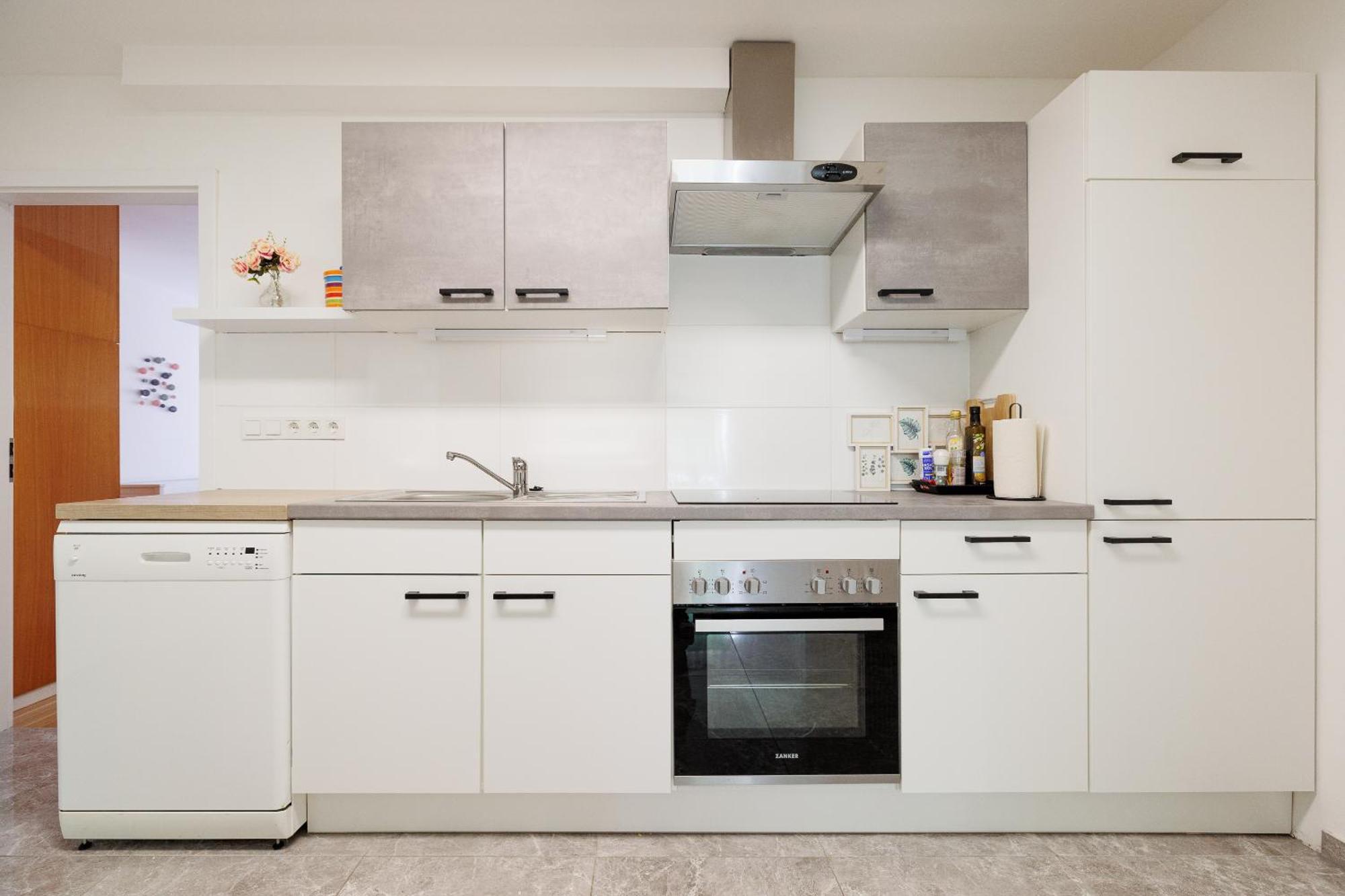 Neue renovierte und möblierte charmante Wohnung!!! Wien Exterior foto