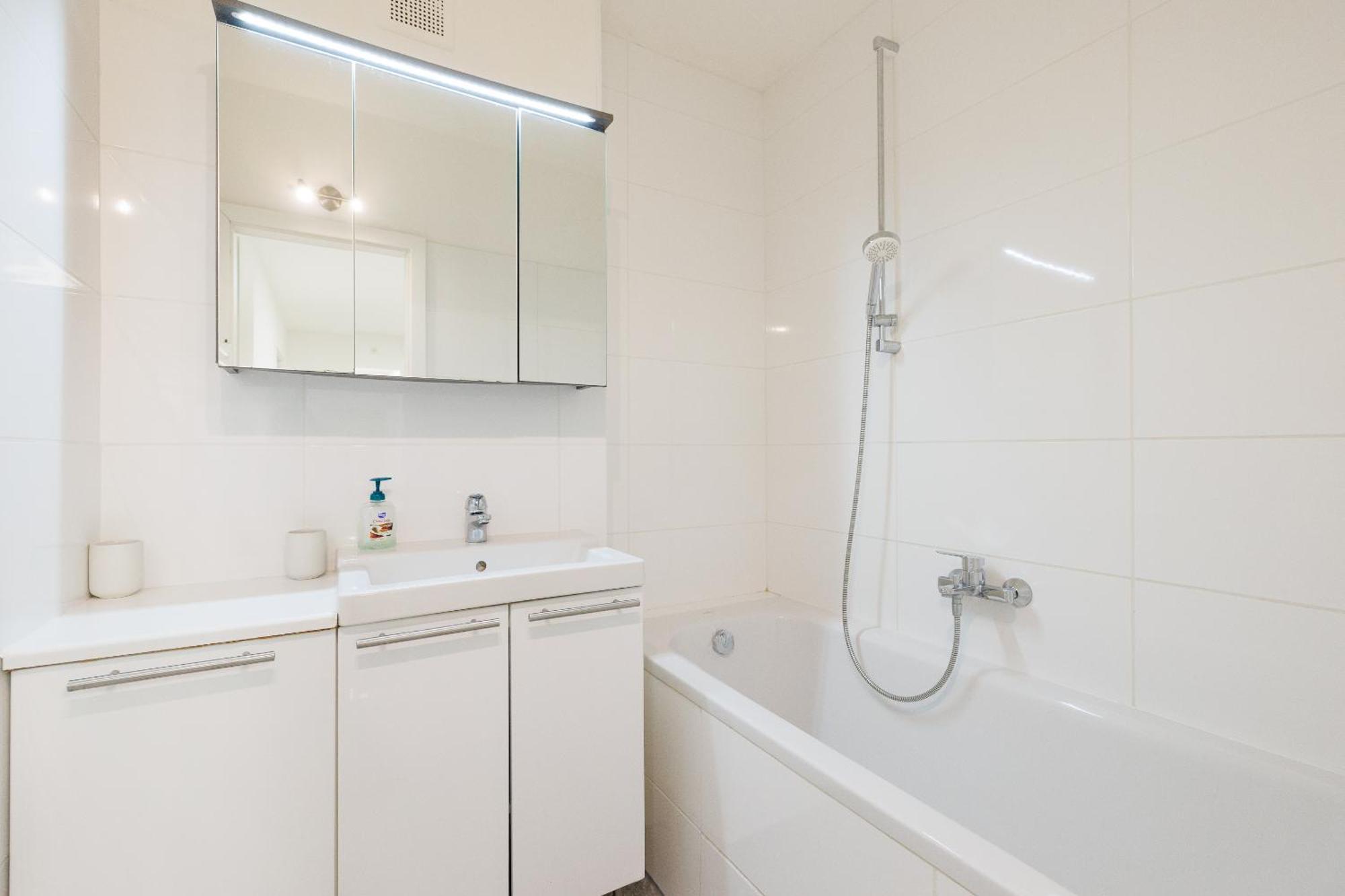 Neue renovierte und möblierte charmante Wohnung!!! Wien Exterior foto